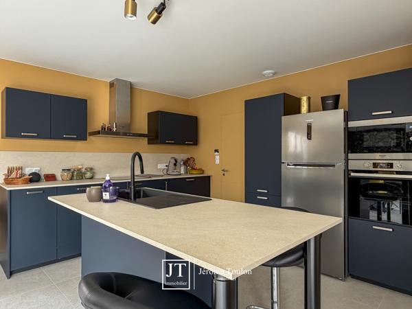 Maison
                                                                                                                                                                                                                                                                                                                        4 pièce(s)                                                                                                                                                                                                          3 chambre(s)                                                                                                                                                                                                          116  m²