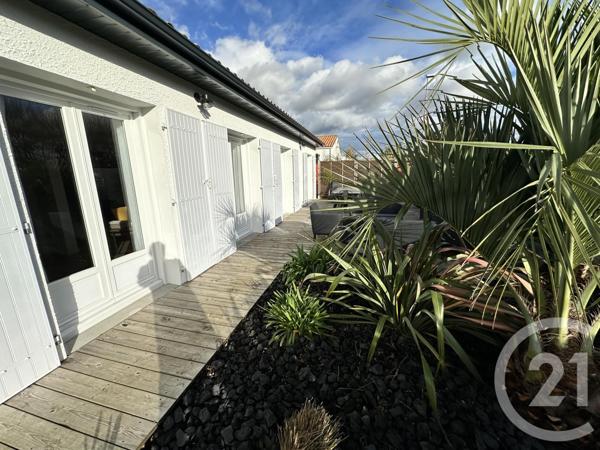 Maison à vendre  5 pièces - 90 m2 STE SOULLE - 17