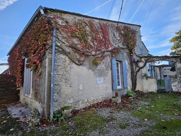 Propriété en position dominante avec 3 logements, environ 18 Hectares- Piscine Pineuilh