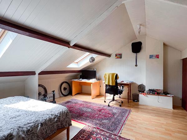 Maison à vendre 10 min Angers Sud surplombant la Loire, avec 5 chambres et vaste parc arboré - Hangar de plus de 100m² - 15 min Gare d'Angers