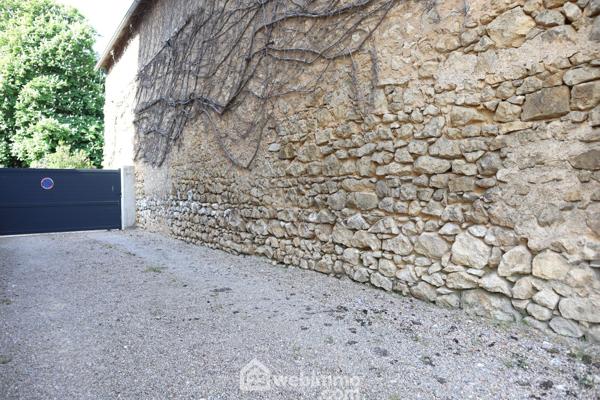Maison 390 m² à Lussac-les-Châteaux 86320