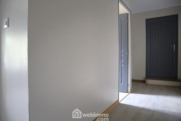 Maison 390 m² à Lussac-les-Châteaux 86320