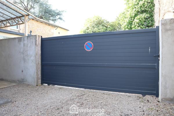 Maison 390 m² à Lussac-les-Châteaux 86320