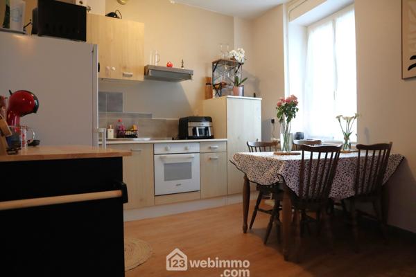 Maison 390 m² à Lussac-les-Châteaux 86320