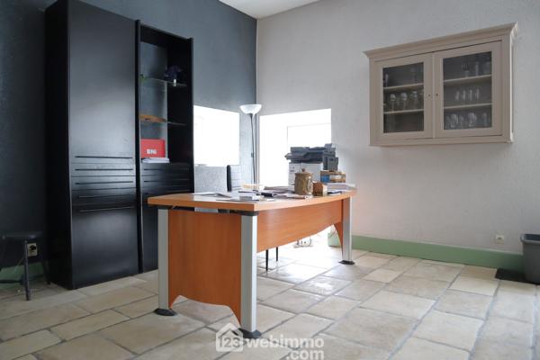 Maison 390 m² à Lussac-les-Châteaux 86320