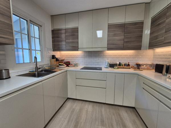Villa 4 faces avec piscine et 4/5 chambres (au golf) Saint cyprien