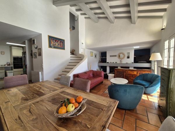 Villa 4 faces avec piscine et 4/5 chambres (au golf) Saint cyprien