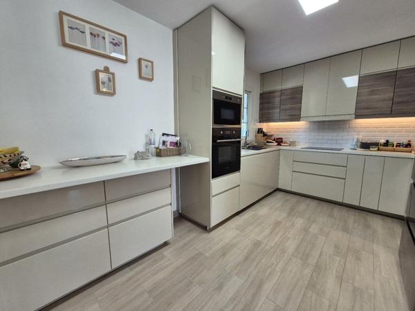 Villa 4 faces avec piscine et 4/5 chambres (au golf) Saint cyprien