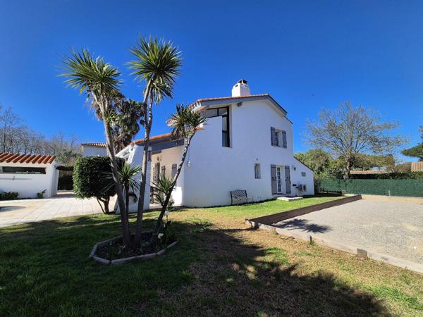 Villa 4 faces avec piscine et 4/5 chambres (au golf) Saint cyprien
