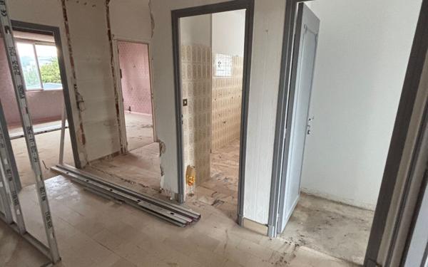 Appartement à vendre    3 pièces • 67 m2 Idron