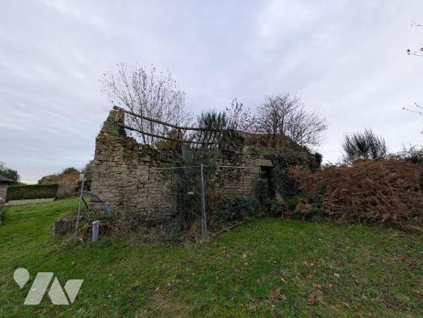 Queven, maison individuelle en pierre, rénovée, composée comme suit:
- Rez-de-chaussée: salon/...