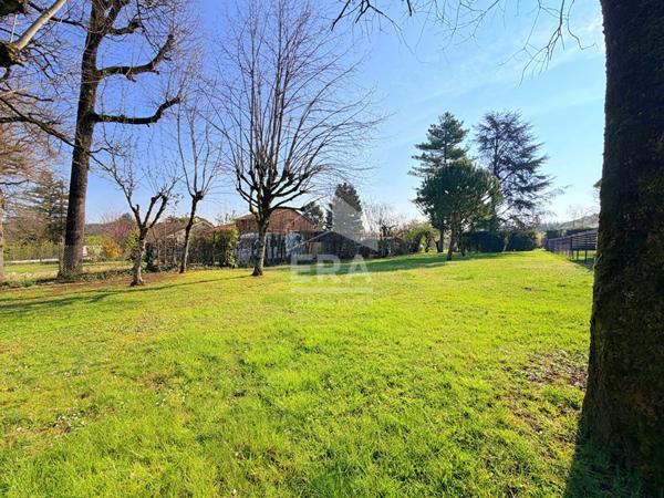 Terrain constructible Puymoyen 898 m2