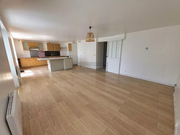Vente                                                      Appartement
                        
                     2 pièces                      65 m2                     à Brest