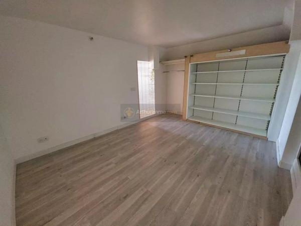 Vente                                                      Appartement
                        
                     2 pièces                      65 m2                     à Brest