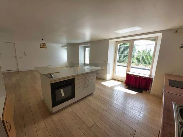 Vente                                                      Appartement
                        
                     2 pièces                      65 m2                     à Brest