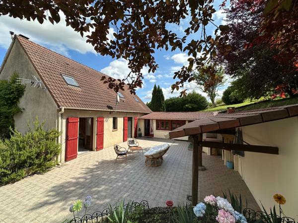 Maison à NOE, 89320 - 6 pièces 150m²