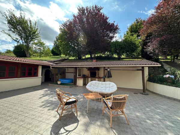 Maison à NOE, 89320 - 6 pièces 150m²