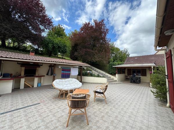 Maison à NOE, 89320 - 6 pièces 150m²