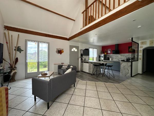 Maison à NOE, 89320 - 6 pièces 150m²