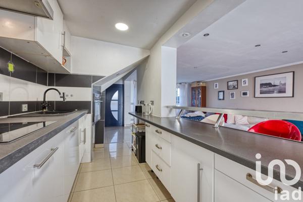 Maison traditionnelle 6 pièces de 152 m² à Floirac (33270)