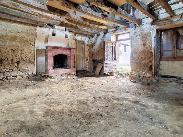 Grande longère à rénover avec terrain aux portes de Rennes