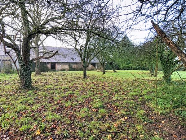 Grande longère à rénover avec terrain aux portes de Rennes