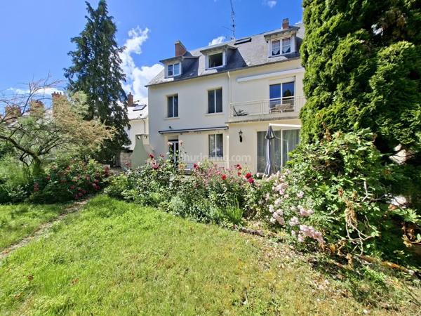 Vente                                                      Appartement
                        
                     3 pièces                      136 m2                     à Gisors