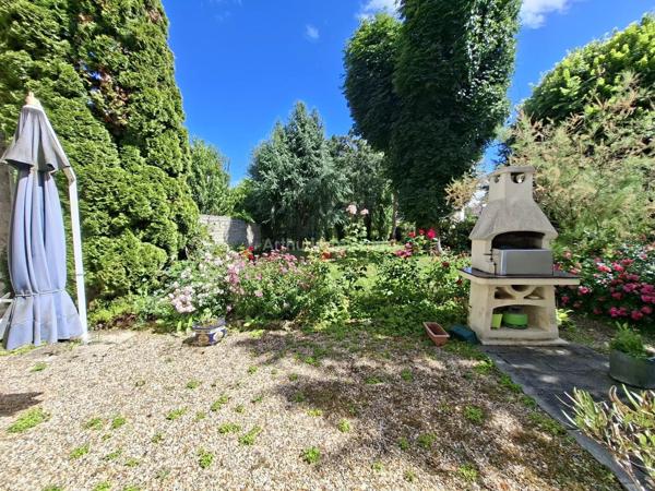 Vente                                                      Appartement
                        
                     3 pièces                      136 m2                     à Gisors