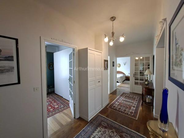 Vente                                                      Appartement
                        
                     3 pièces                      136 m2                     à Gisors