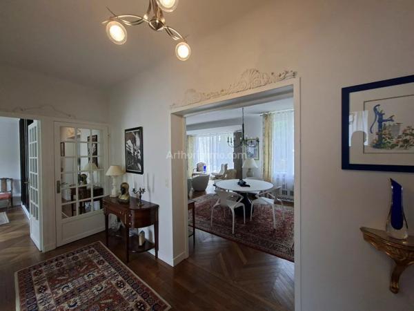 Vente                                                      Appartement
                        
                     3 pièces                      136 m2                     à Gisors