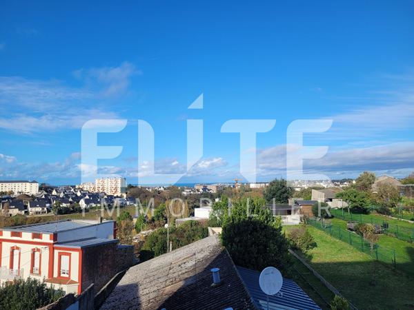 Appartement à louer 606 € CC Granville 2 p 51 m² DPE E