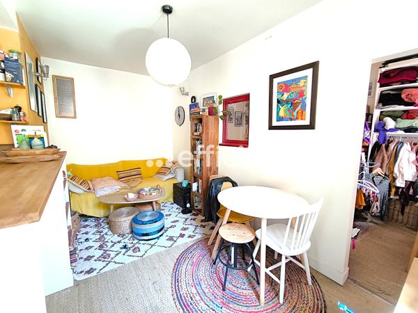 Appartement
         2 pièces
        - 30 m² 260 000 € *