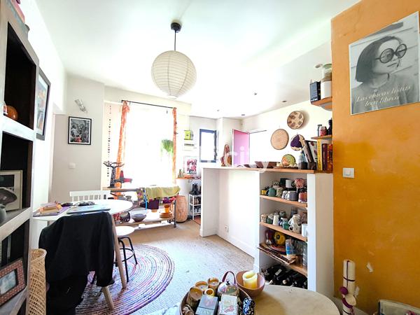 Appartement
         2 pièces
        - 30 m² 260 000 € *