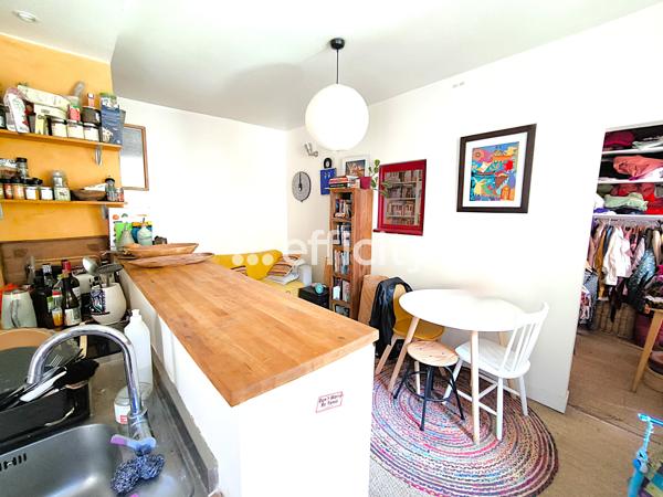 Appartement
         2 pièces
        - 30 m² 260 000 € *