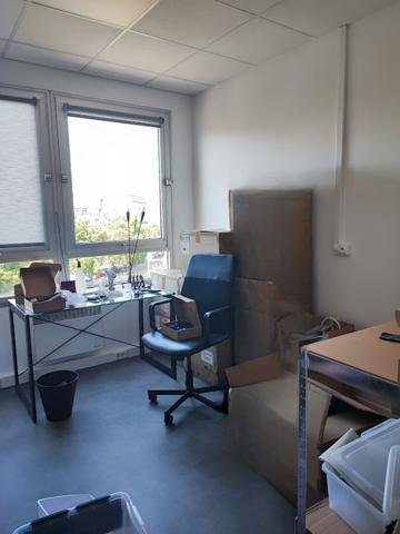 A VENDRE - LIMOGES SECTEUR JOURDAN - 166 m² de bureaux transformables en appartement avec parking