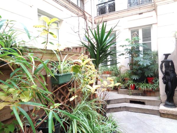 Studio au calme très proche Gare Saint-Lazare