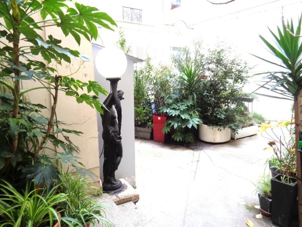 Studio au calme très proche Gare Saint-Lazare