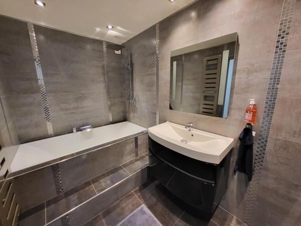 UNIQUE !! Superbe maison de 7 pièces sur parcelle de 1274 m2 -centre ville Etréchy