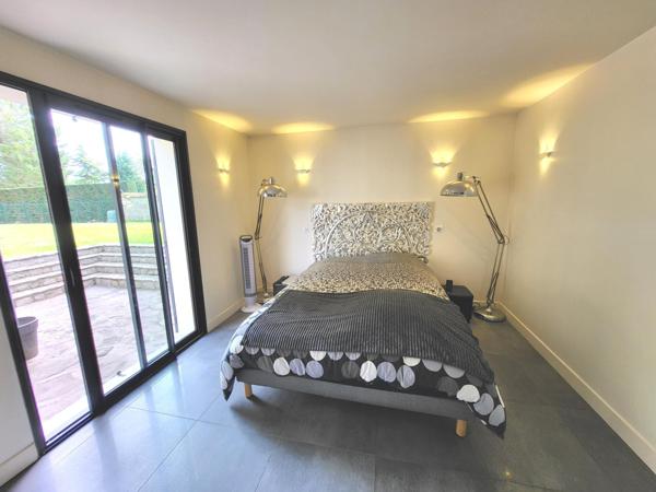 UNIQUE !! Superbe maison de 7 pièces sur parcelle de 1274 m2 -centre ville Etréchy