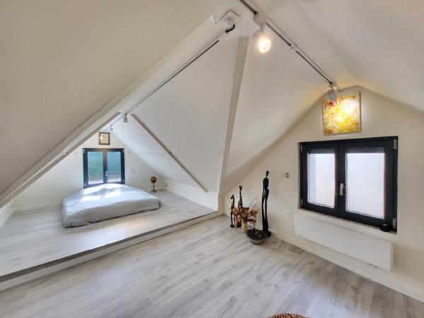 UNIQUE !! Superbe maison de 7 pièces sur parcelle de 1274 m2 -centre ville Etréchy