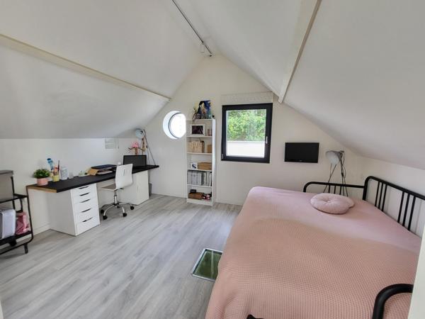 UNIQUE !! Superbe maison de 7 pièces sur parcelle de 1274 m2 -centre ville Etréchy