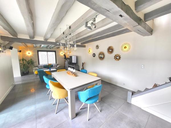 UNIQUE !! Superbe maison de 7 pièces sur parcelle de 1274 m2 -centre ville Etréchy
