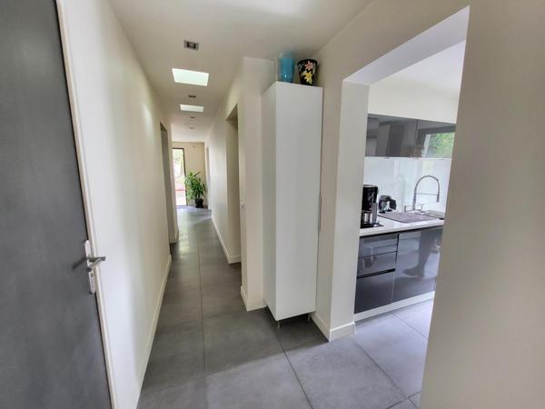 UNIQUE !! Superbe maison de 7 pièces sur parcelle de 1274 m2 -centre ville Etréchy