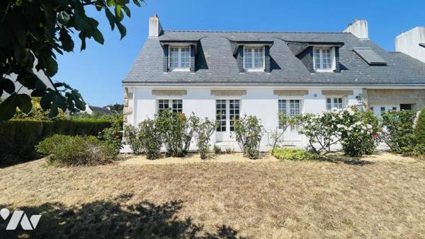 PLOUHARNEL : Maison familiale de 140 m² avec jardin constructible, proche du bourg et des plages