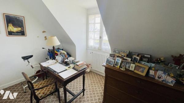 PLOUHARNEL : Maison familiale de 140 m² avec jardin constructible, proche du bourg et des plages