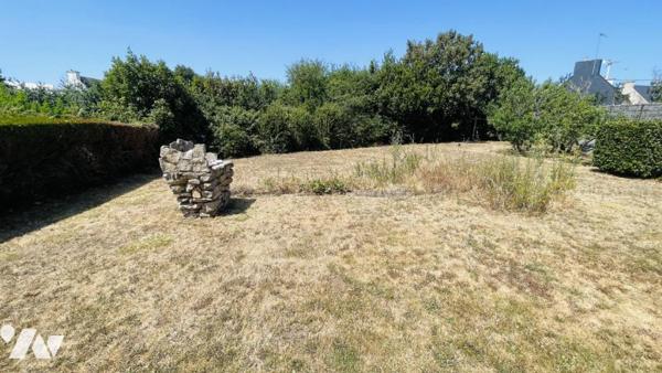 PLOUHARNEL : Maison familiale de 140 m² avec jardin constructible, proche du bourg et des plages