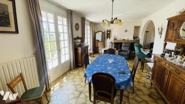 PLOUHARNEL : Maison familiale de 140 m² avec jardin constructible, proche du bourg et des plages
