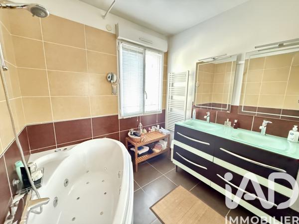 Maison à vendre 7 pièces 140 m² Chanteloup-les-Vignes