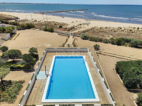 En première ligne dans résidence très prisée vaste appartement de type 5 avec Vue Mer