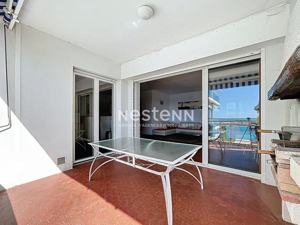 En première ligne dans résidence très prisée vaste appartement de type 5 avec Vue Mer
